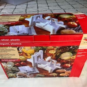Spilarizer by Palermo, turning slicer manual. Great for potatoes slicing